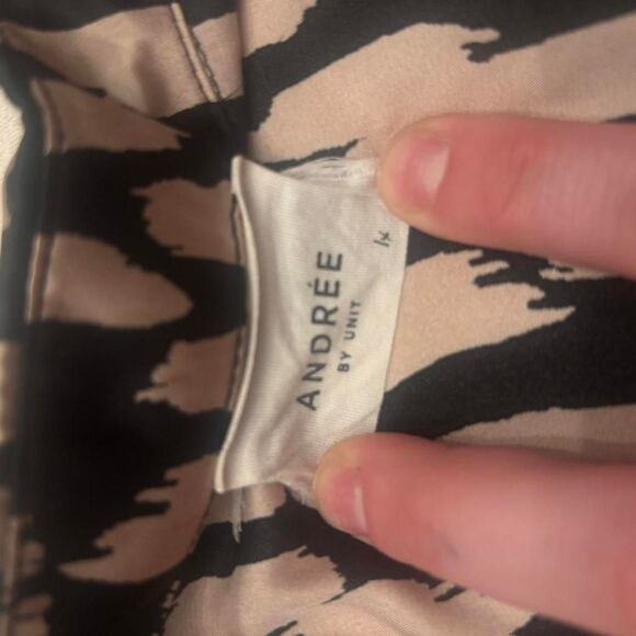 Andree by Unit 143 Black & Cream Silk Blouse | Women’s Size 1X - Picture 3 of 4